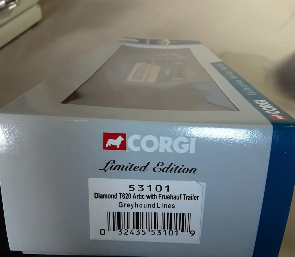 Diamond T620 Arctic With Fruegaul Trailer #53101 - Image 4 of 4