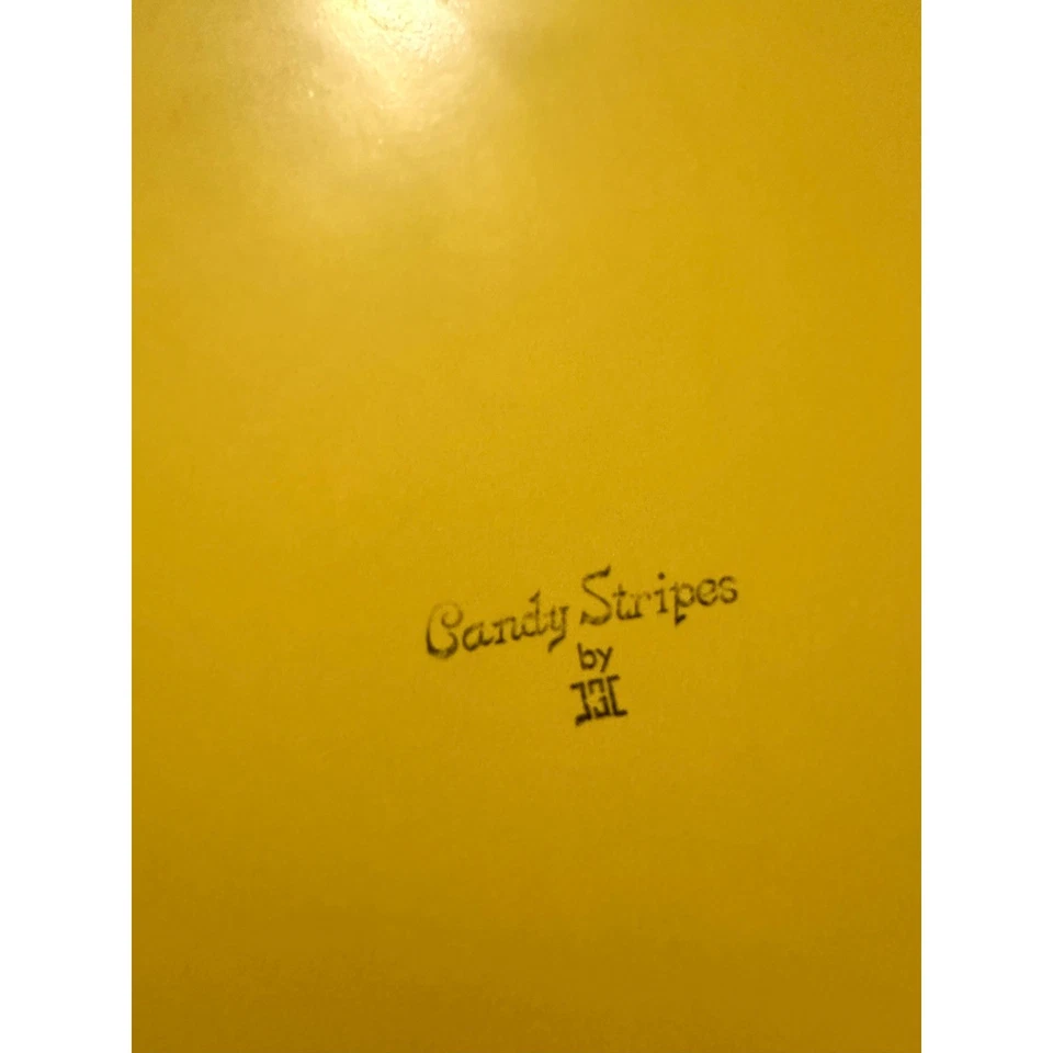 Juego de bocadillos vintage Candy Stripes de JSC, juegos de tazas y bandejas retro arco iris usado en excelente estado Foto 3 de 4