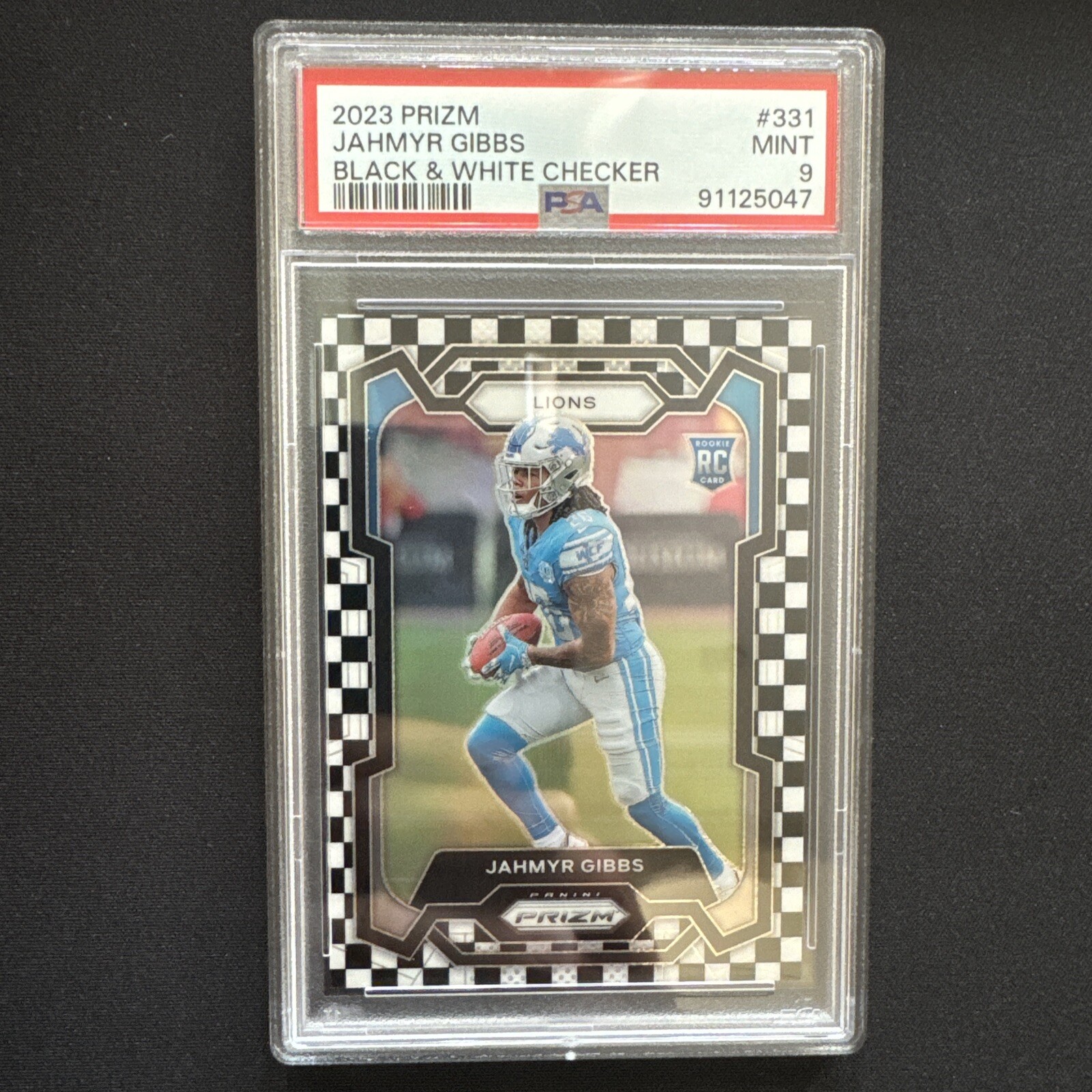 Jahmyr Gibbs 2023 Panini Prizm #331 Black & White Checker Prizm SSP 🏁 PSA 9 🔥