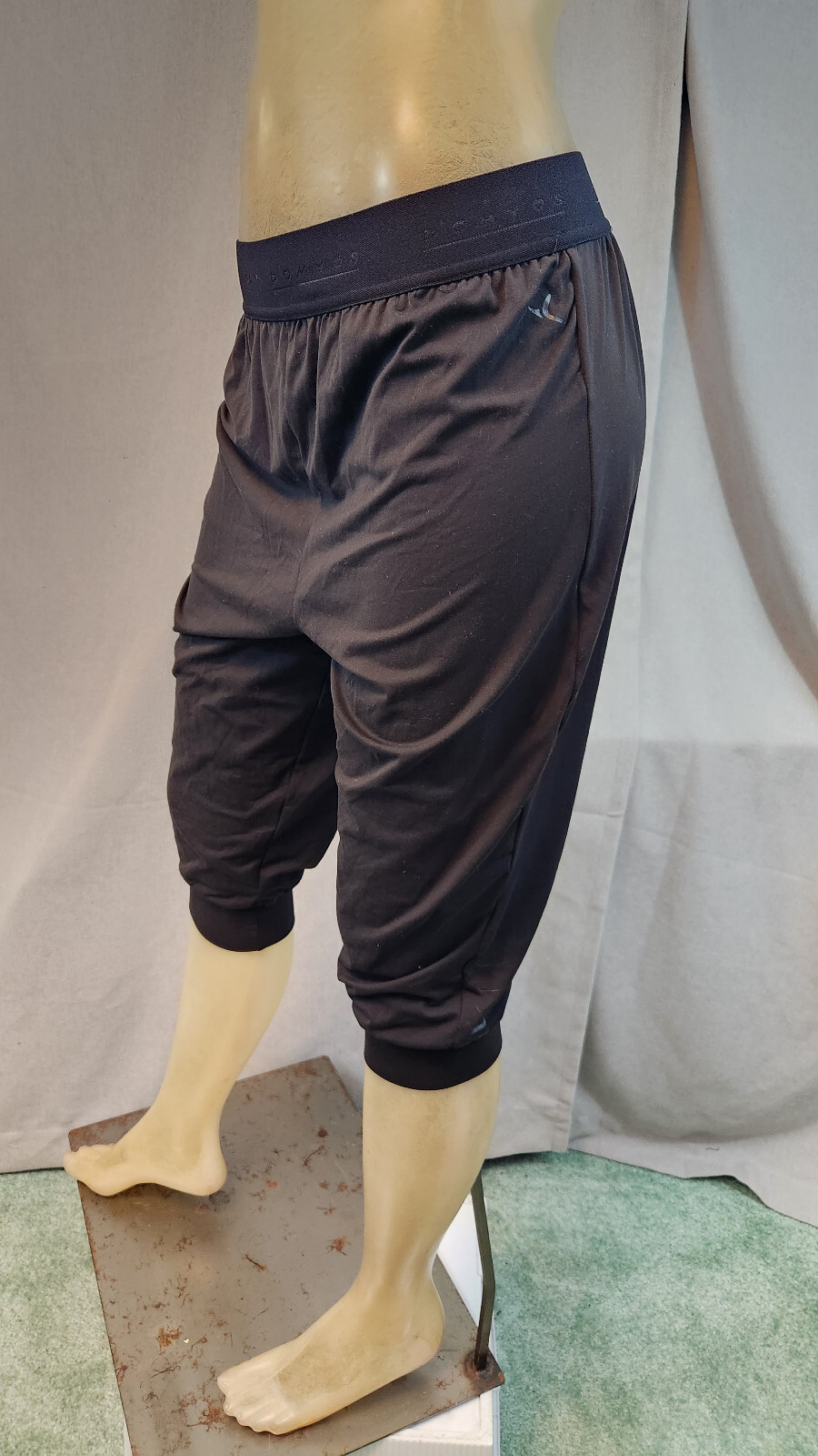 Domyos Oxylane SMALL Solid Black Performance Capr… - image 5