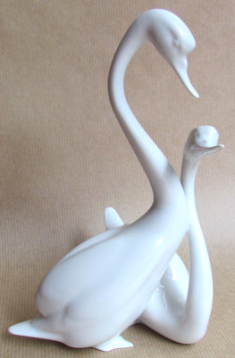 HEREND PORZELLAN BLANC DE CHINE ZWEI SCHWÄNE FIGUR (11172)