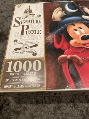 Authentic DISNEY PARKS SERIES SIGNATURE PUZZLE SORCERER MICKEY