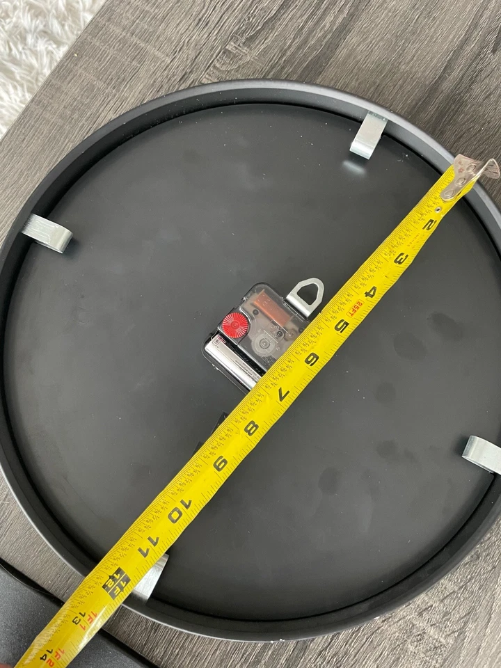 Reloj de Pared Umbra Madera Nogal Aspecto Minimalista Foto 2 de 4