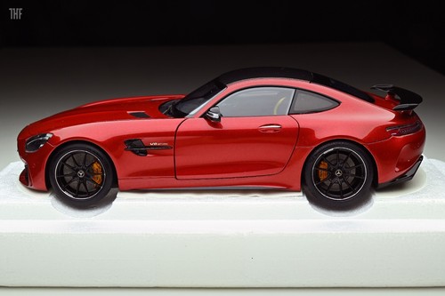 1/18 AUTOart Mercedes Bnez AMG GT-R 2017 Designo Cardinal red metallic-76331 - Picture 3 of 9