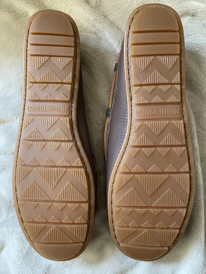 Mocasines para mujer Minnetonka 9,5 cuero marrón 616S barco sin usar, en caja nuevos Foto 4 de 4