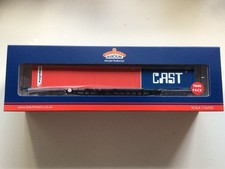 Bachmann OO Gauge FGA ‘Outer’ Freightliner flat wagon twin pack with Containers