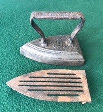 Antico Ferro da Stiro W. B. & C. N° 96 con piasta base porta poggia