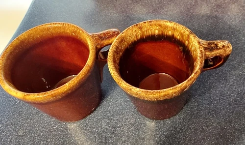 Set of 2 Vintage HULL Pottery USA Brown Drip Glaze Coffee Mugs/Cups
