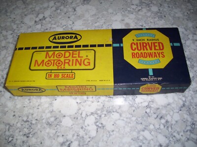 Aurora Model Motoring 9'' Radius Curved Roadways (7 in Original Box) #1519