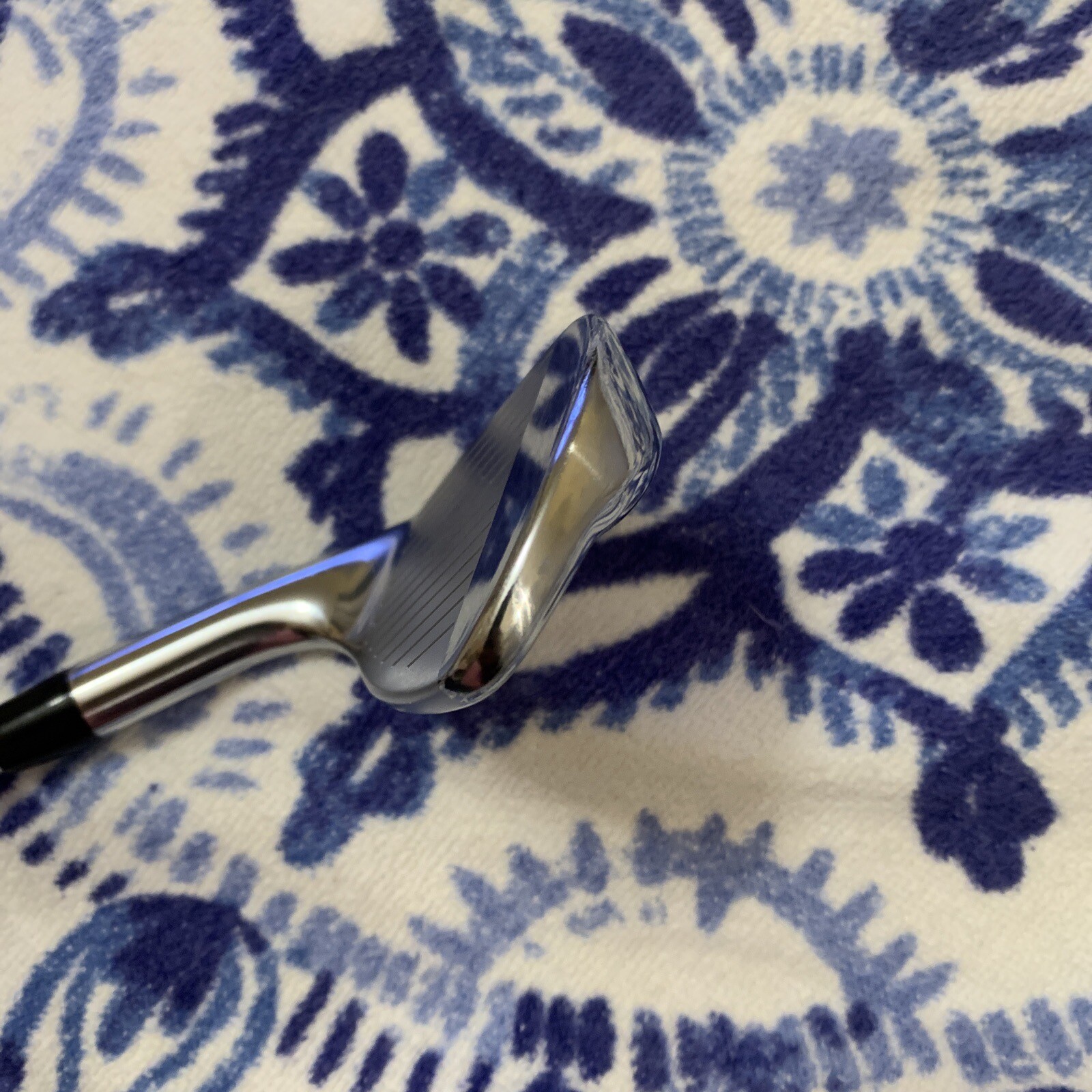 Titleist Ap3 718 Pitching Wedge With True Temper AMT Black S300 Stiff