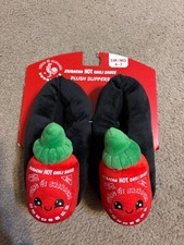 New Iconic Sriracha Hot Chili Sauce UNISEX Plush Slippers SIZE S/M 4-7 Novelty