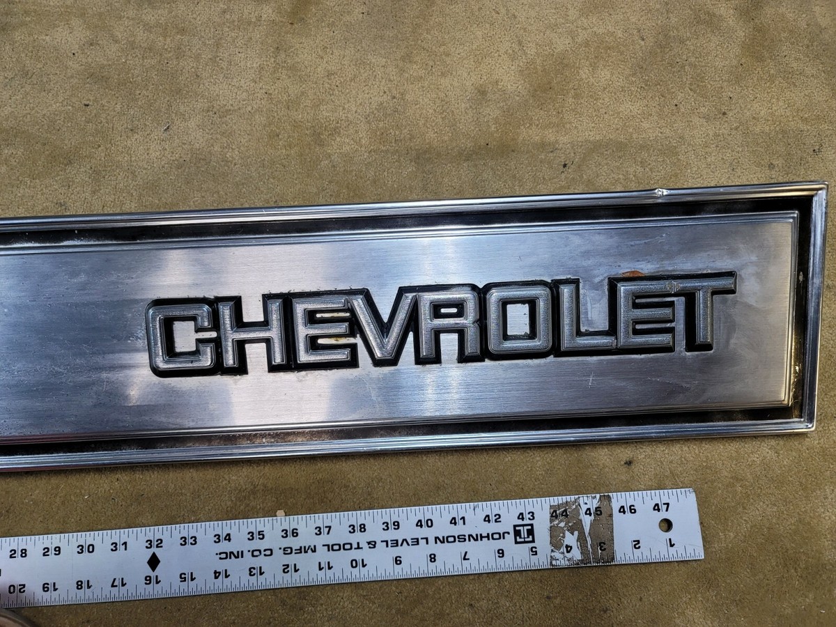 49chevyオーダー 1973 - 1979 Chevrolet Truck Tailgate Panel Trim Wood Grain