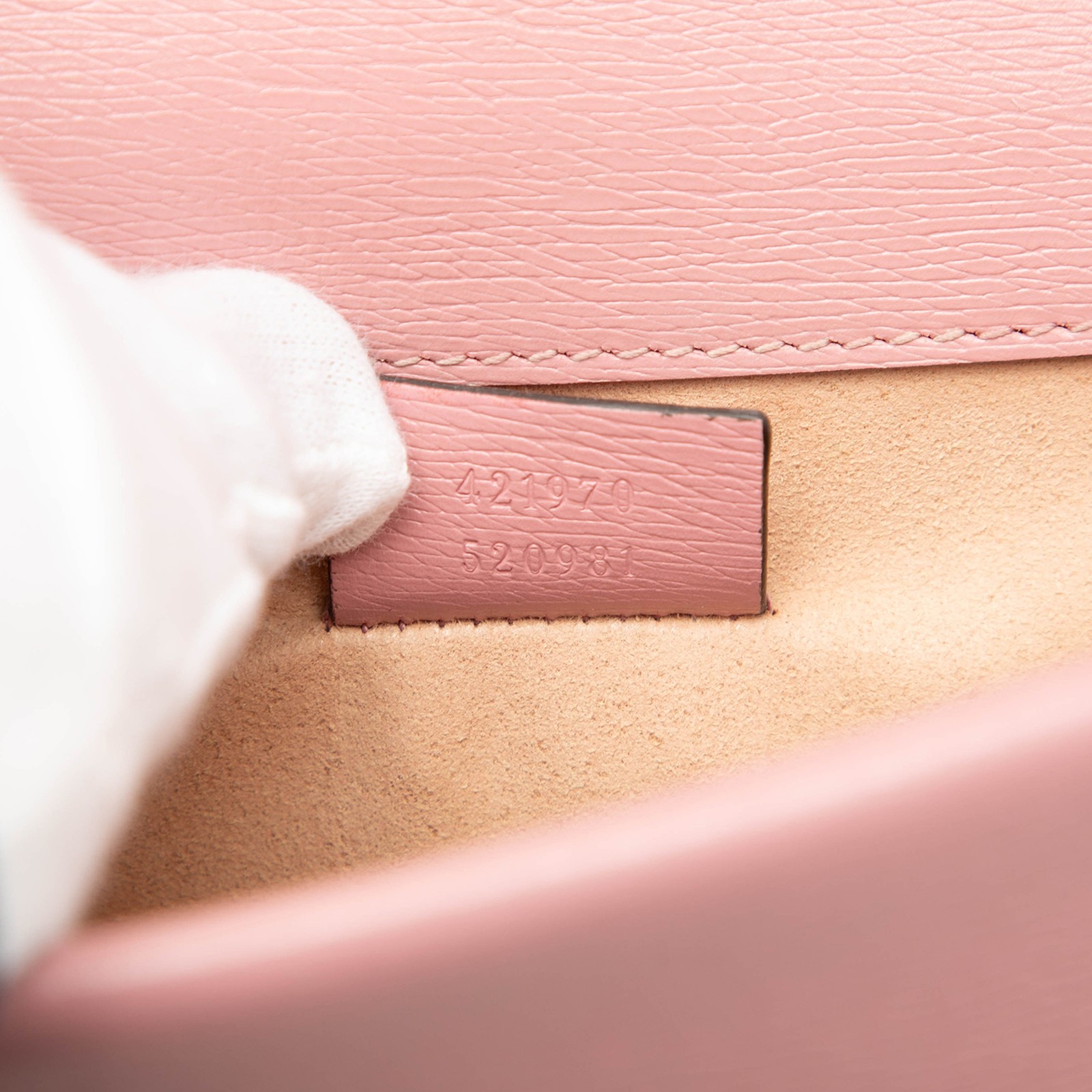 Authenticated Gucci Small Leather Valentines Day … - image 6