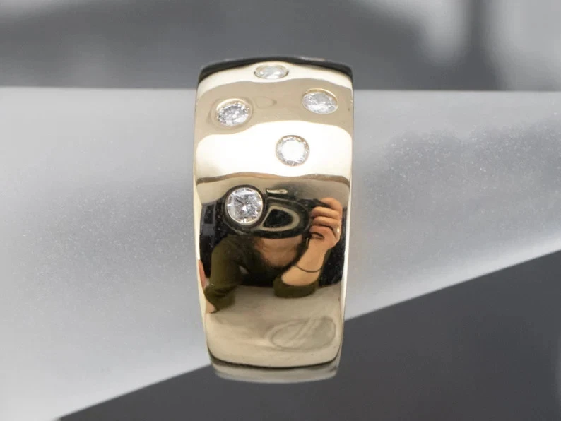 Breiter Bandring Rundschliff weißer Diamant 10 K Gelbgold über Hochzeitstag - Bild 4 von 4