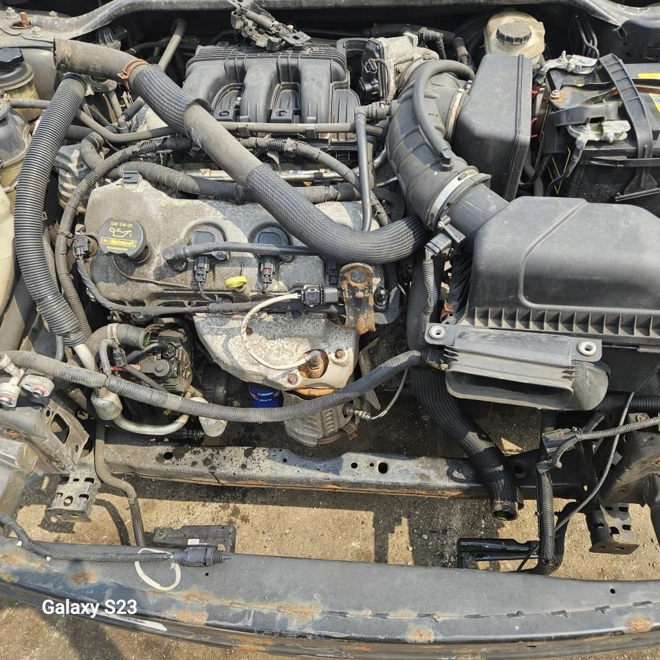 Fuel Pump Assembly 3.7L FWD Fits 10-12 MKS 451236