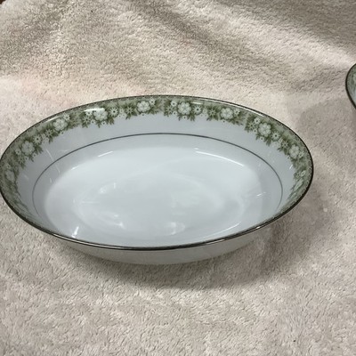 Noritake Princeton 6911 Oval Vegetable Serving Bowl Green Flowers 9 5/8  F9A
