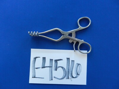 E4516 V. Mueller SU3110 Weitlaner Blunt 3x4 Prong Retractor 5.5'' Overall Length