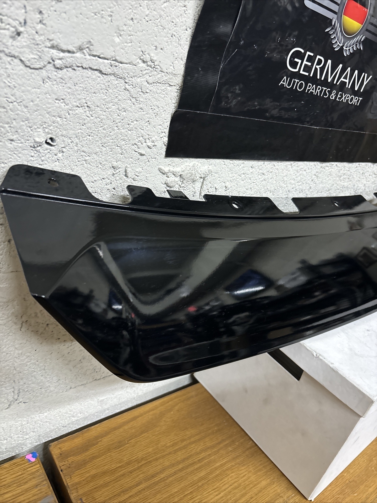 NEW OEM MASERATI GHIBLI CENTRAL LOWER TRIM Part# 841