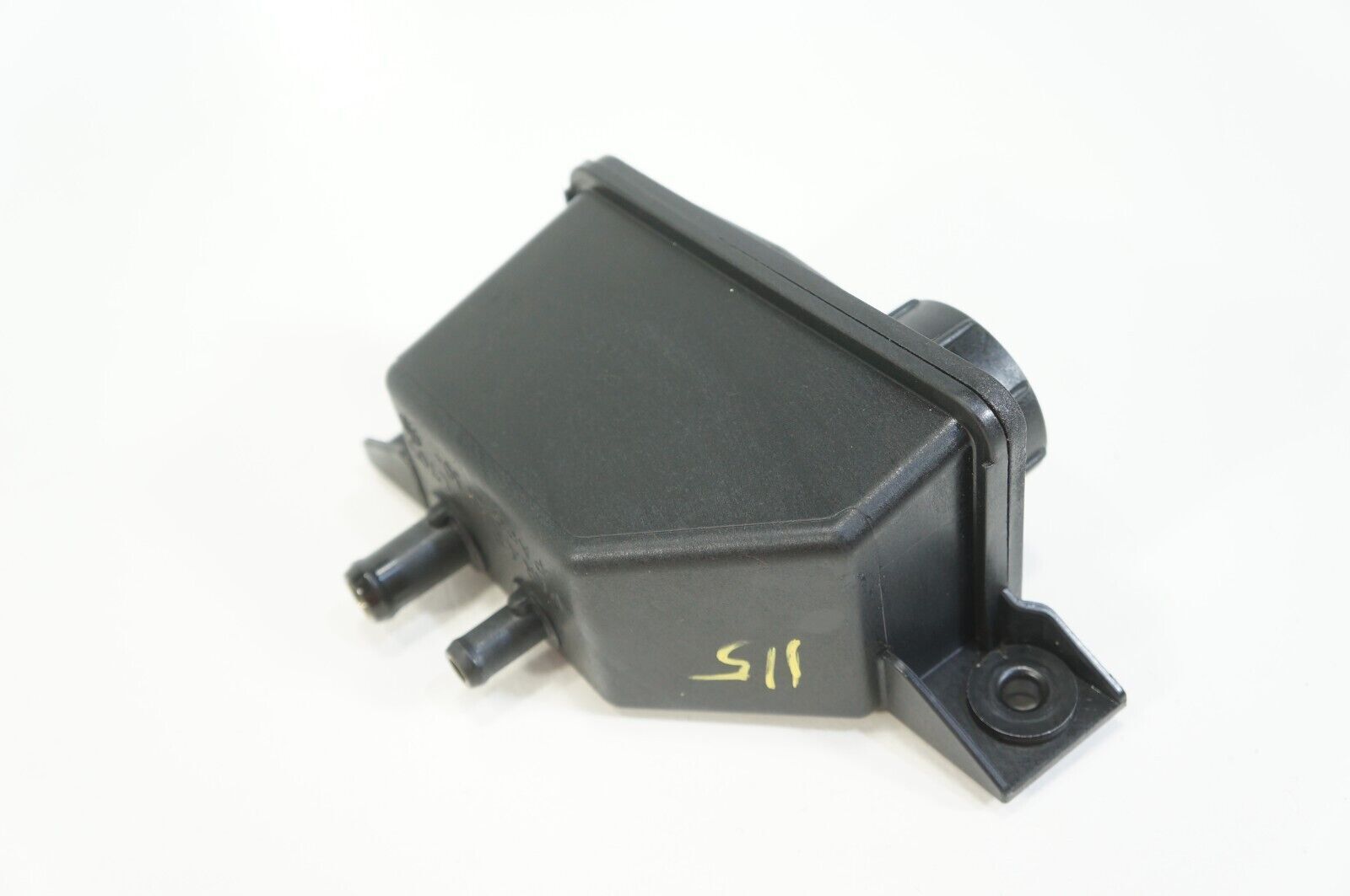2014-2022 maserati ghibli quattroporte power steering reservoir tank oem