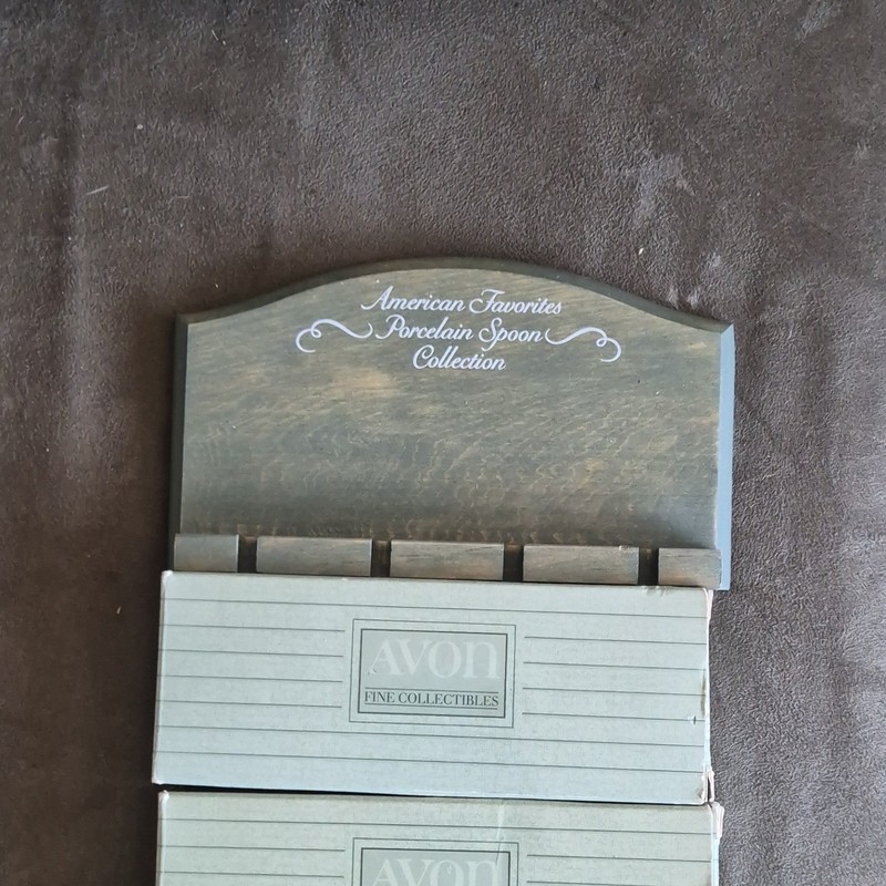 Avon American Favorites Spoon Collection - Spoons New in Box with Rack&Pamphlets