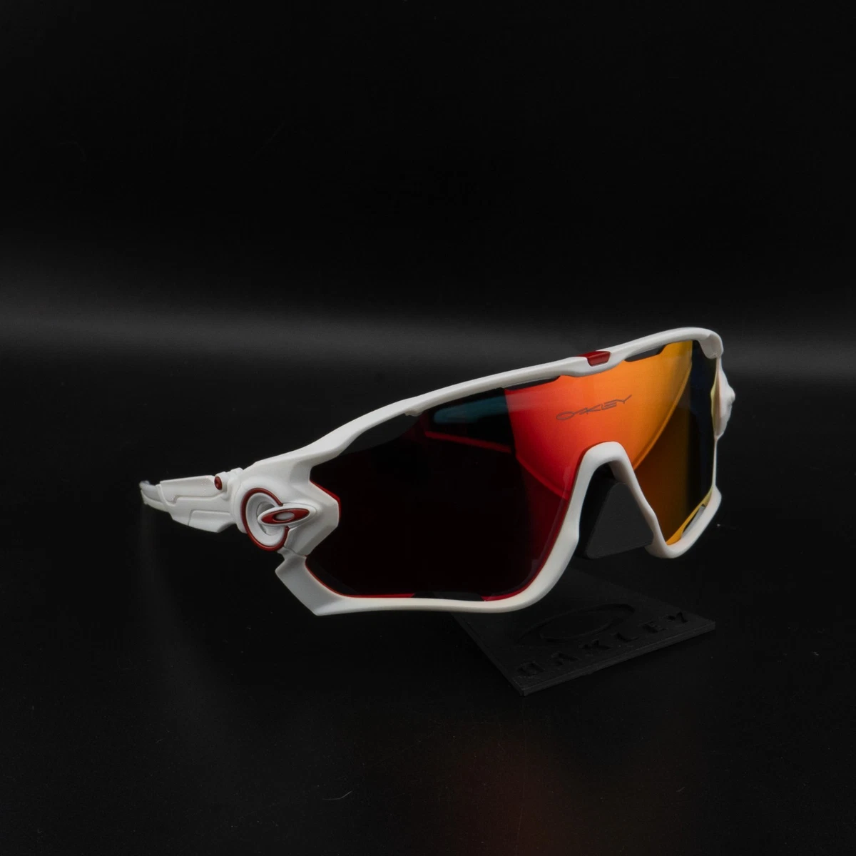 Oakley JAWBREAKERサングラス ホワイト/ブラック/レッド Jawbreaker™ Prizm Road Lenses, Polished White Frame Sunglasses