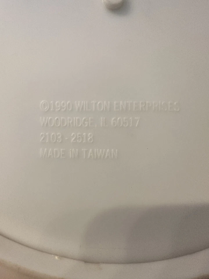 Wilton Trim-N-Turn Cake Decorating Turntable 12" x 1" And 8” Decorating Stand - Image 4 of 4