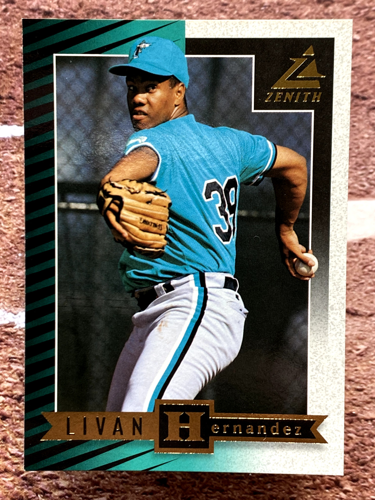 Livan Hernandez 1998 Pinnacle Zenith #75 Florida Marlins