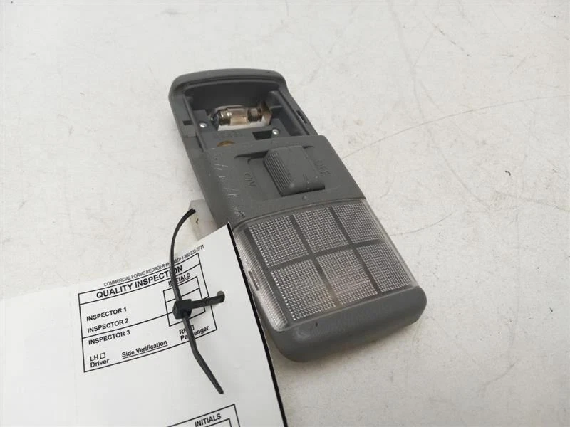 Luz domo techo trasero mitsubishi montero 1992-200 Foto 4 de 4