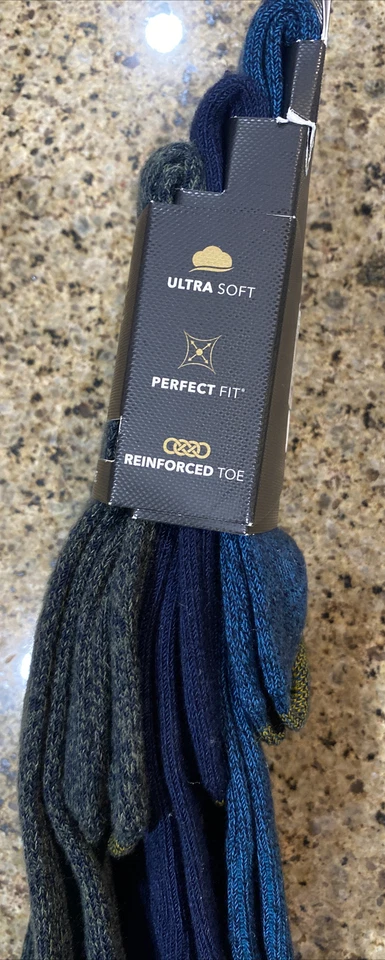 NWT Gold Toe Men's Nantucket Crew Socks (3 Pairs) Dress Socks - Image 2 of 4