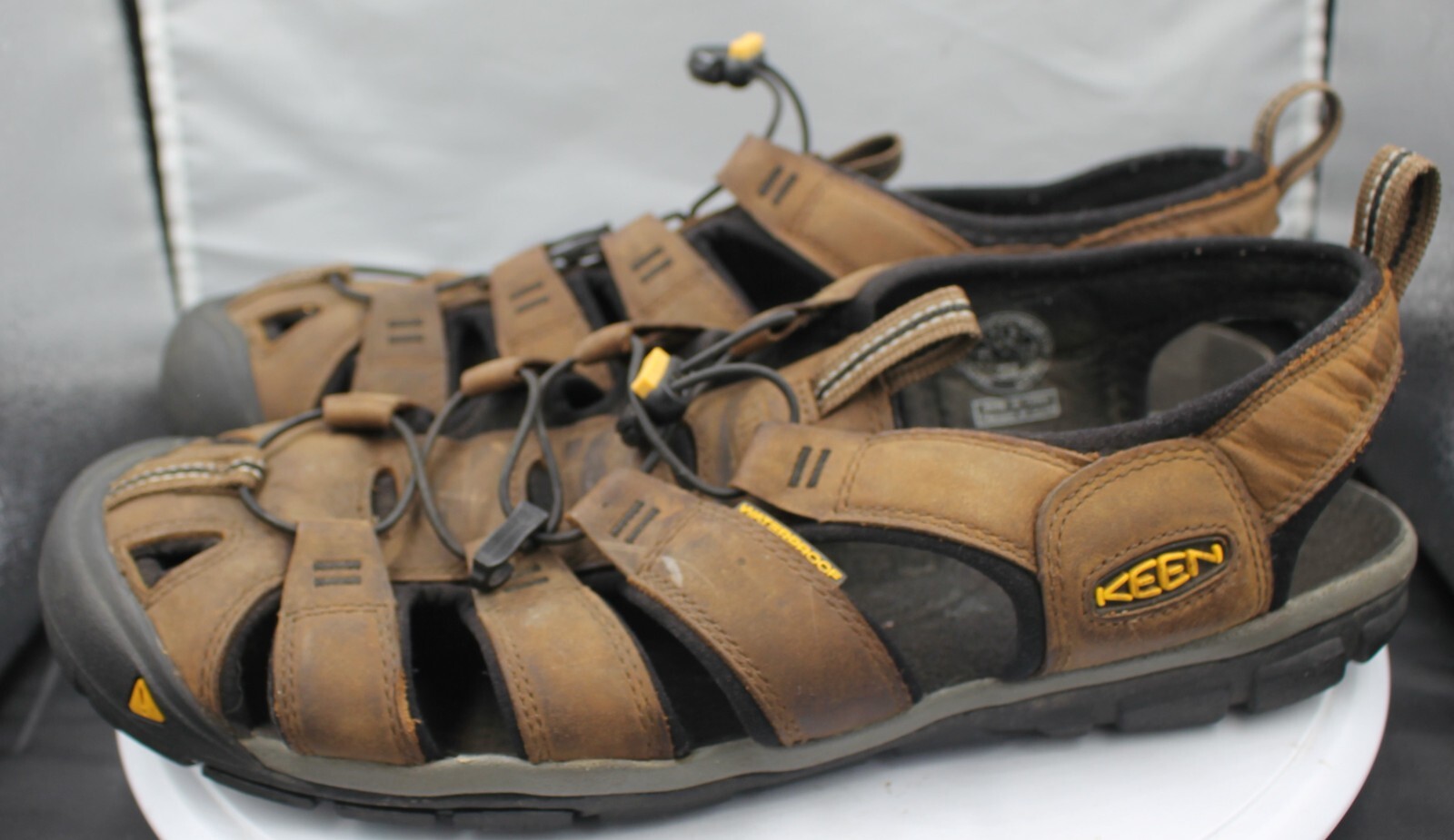 Sandali MNS KEEN Newport marrone chiaro in pelle sport acquatici escursionistici taglia 11 5