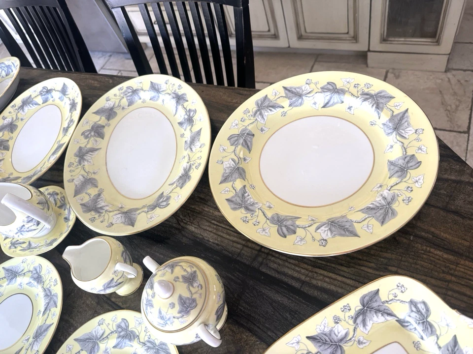 Juego de 75 piezas vintage Wedgewood England Bone Chine amarillo, gris, blanco para servir 8 Foto 4 de 4