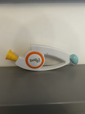 Bop It Classic White Twist It Pull It Hasbro 2018 Handheld-Spiel getestet funktioniert
