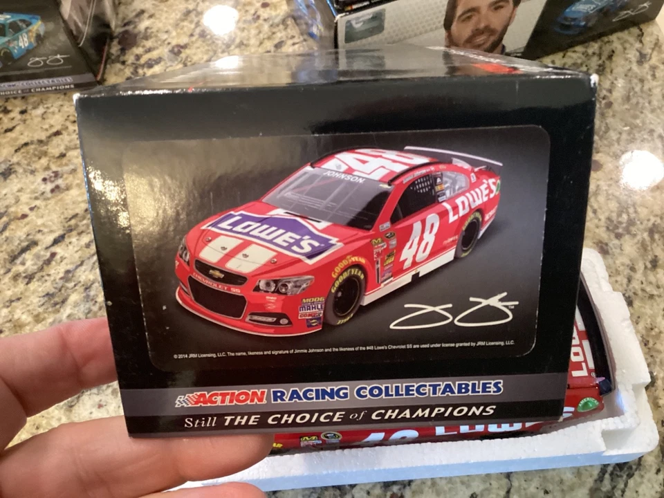 1/24 Lionel #48 Jimmie Johnson Lowe’s Red 2014 SS NASCAR - Image 3 of 4