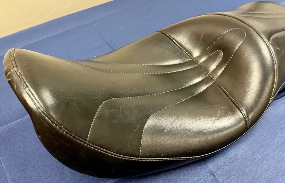 Asiento Le Pera Sorrento-Harley Davidson Dyna Foto 4 de 4