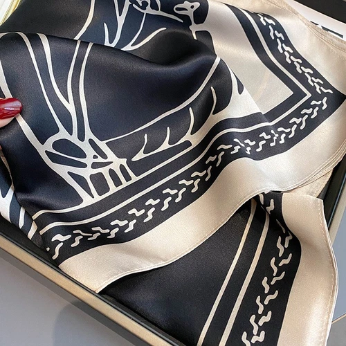 Bufanda cuadrada 100 % seda para mujer pañuelo envolvente negro blanco abstracto paiting 68*68 - Imagen 4 de 5