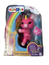 WowWee Fingerlings Skye Interactive Baby Unicorn Pink Toys R Us Exclusive New