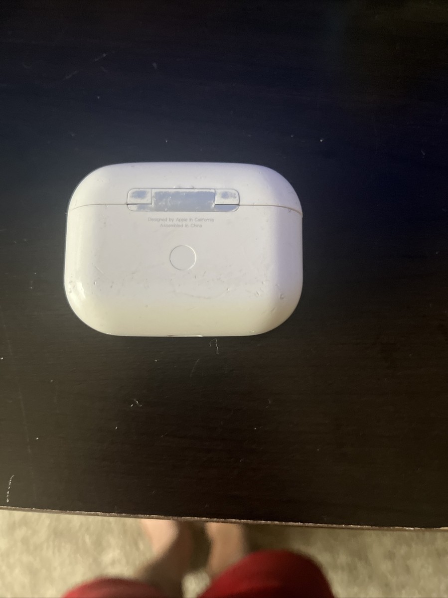 Apple AirPods Pro with Wireless Charging Case - White
