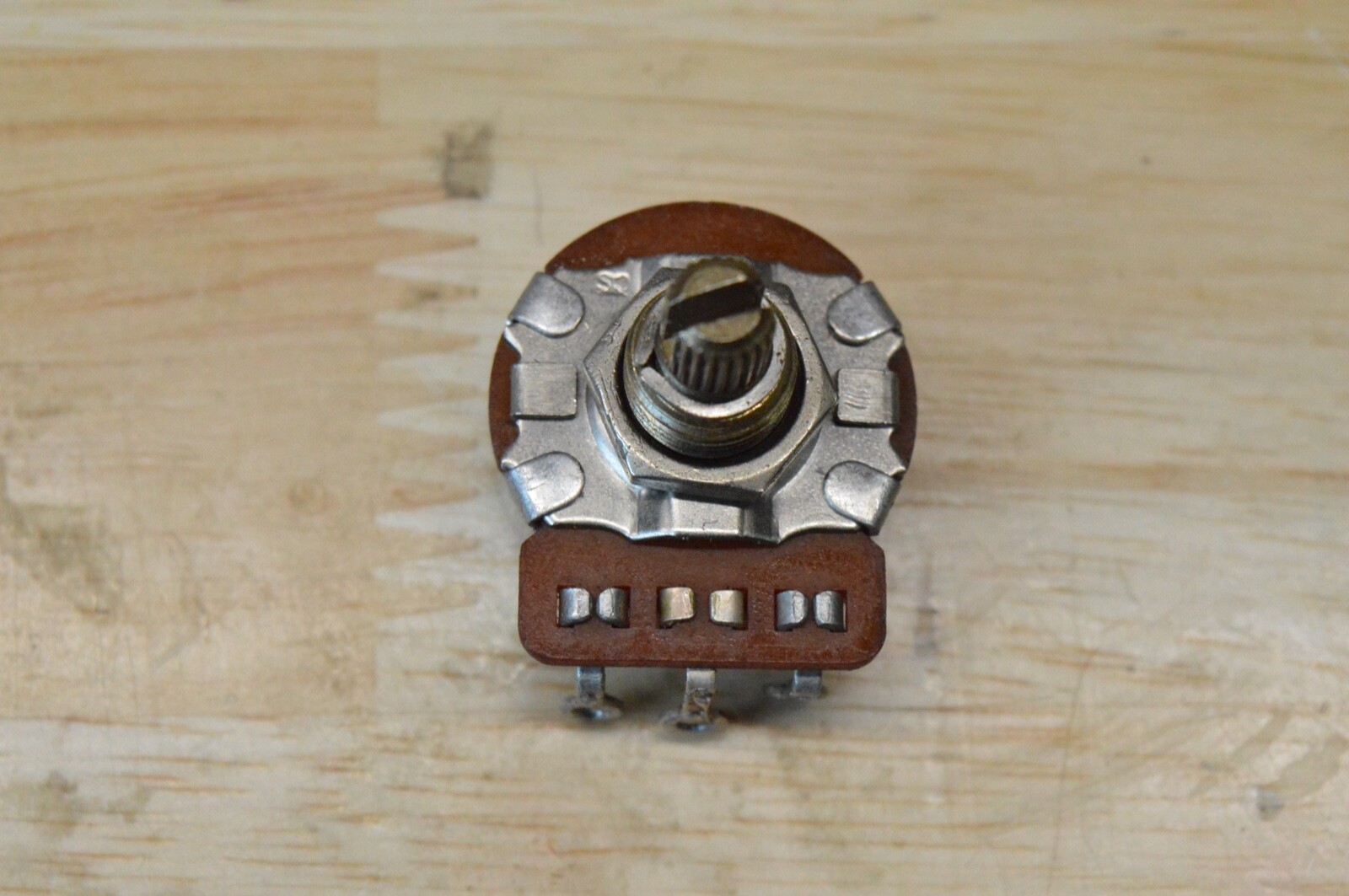 Vintage 1982 CTS 250k   Potentiometer 1378205  1/4 split shaft