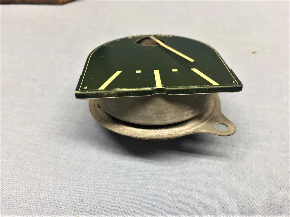 Nuevo de Lote Antiguo 1947 Kaiser Special K100 Medidor de Gas Combustible Unidad de tablero Parte Verde #201545 Hotrod Foto 3 de 4