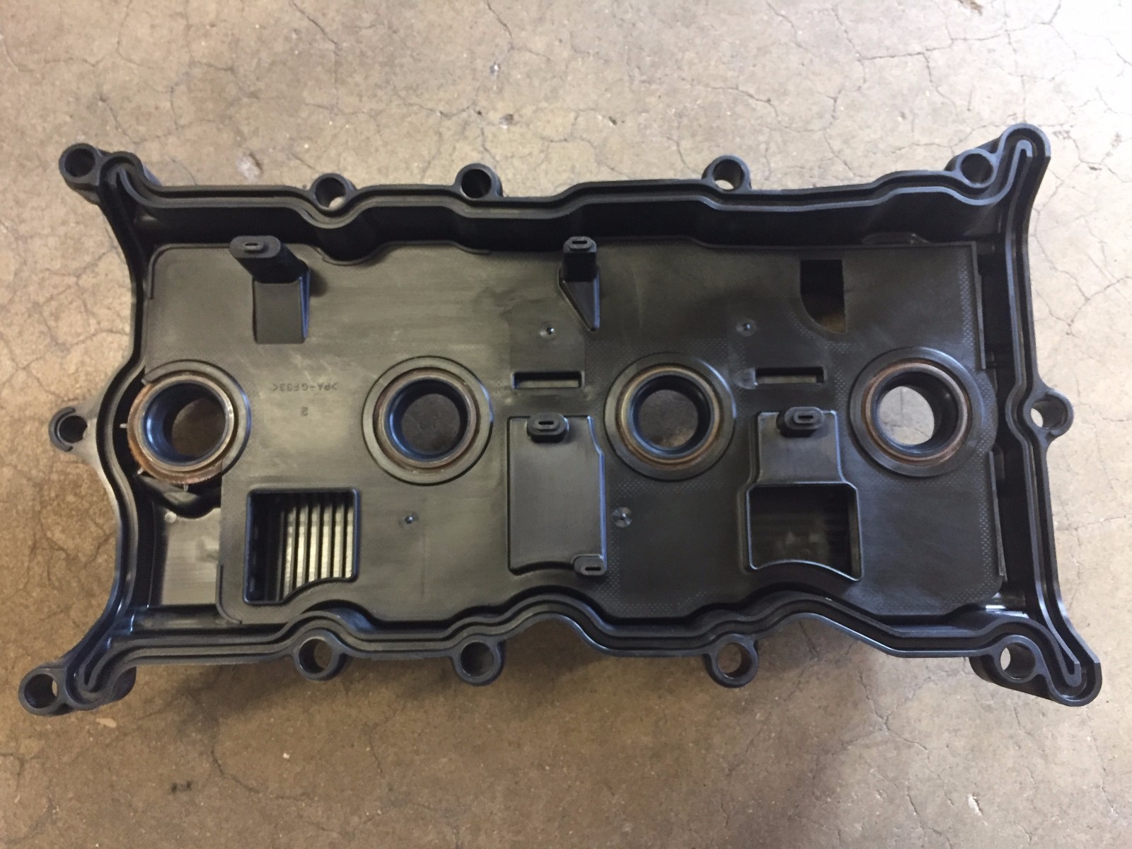 NEW OEM NISSAN VALVE COVER & GASKET FITS ANY 20082013 ROGUE OR ROGUE