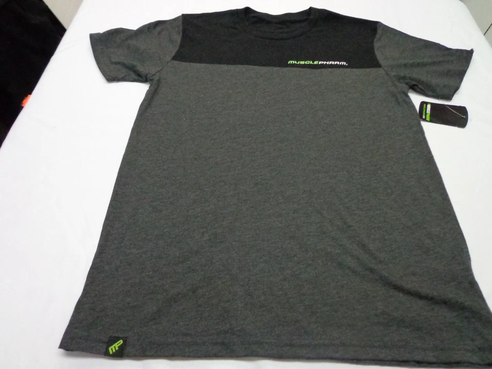 Camiseta Muscle Pharm MP Gris y Negra Pequeña NUEVA con DEFECTO Foto 2 de 4