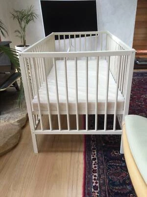 baby cot with removable side