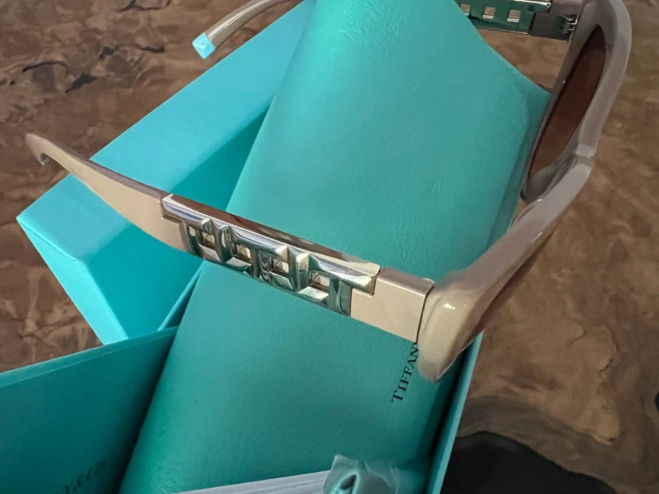 Nuevas gafas de sol para mujer Tiffany & Co. TF4196 ojo de gato beige marrón”  Foto 3 de 4