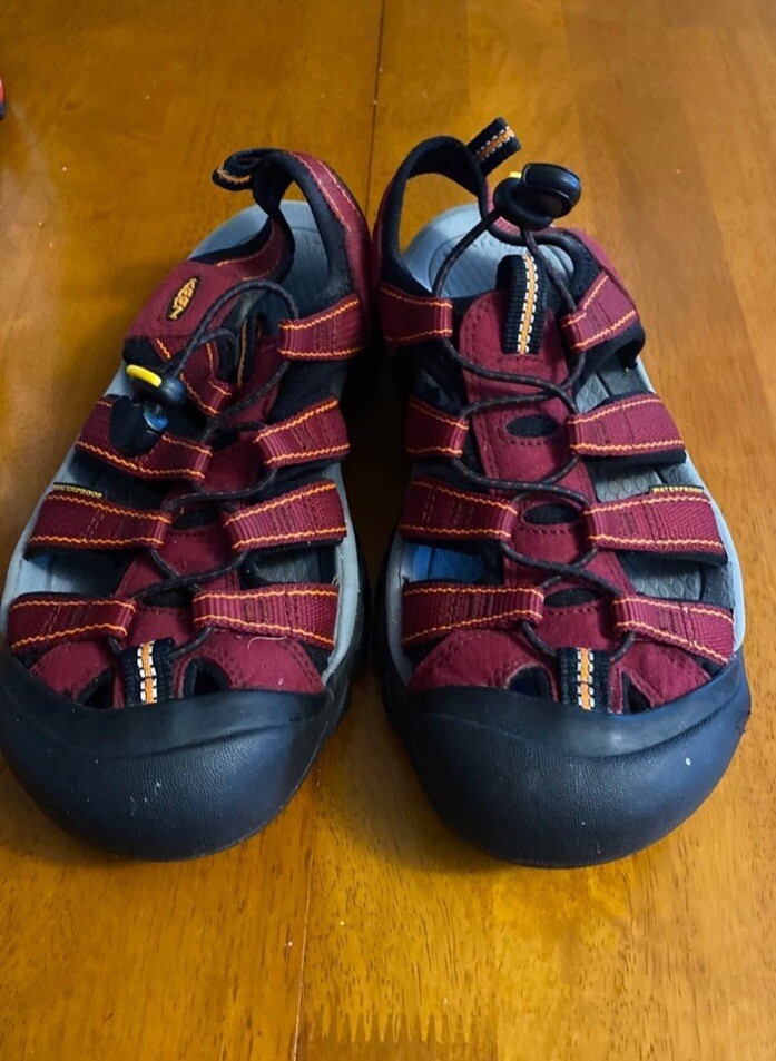 Sandali Keen Newport H2 donna rossi neri ibridi da trekking impermeabili taglia 8