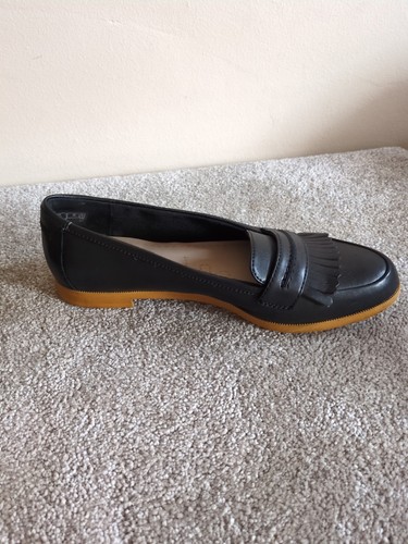 Clarks Black Leather Women's Loafers Size 5.5 E Wide Fit - Picture 15 of 15