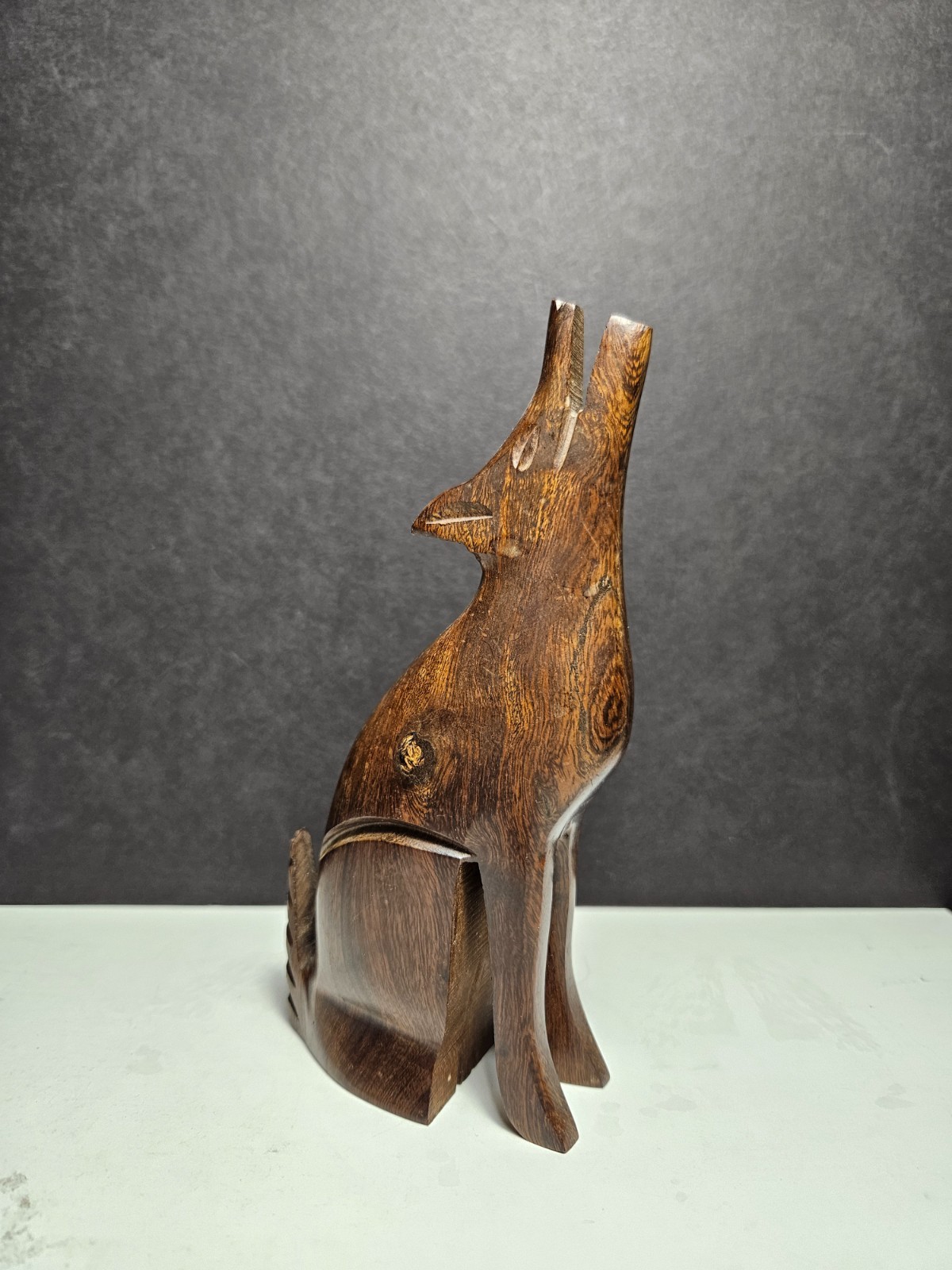 Vintage hand carved ironwood howling Coyote / Wolf statue 7