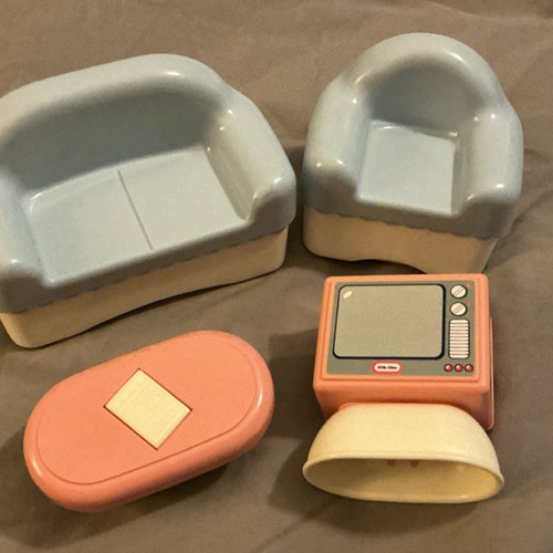 LITTLE TIKES VINTAGE DOLLHOUSE SIZE LIVING ROOM COUCH CHAIR TV & TABLE SET