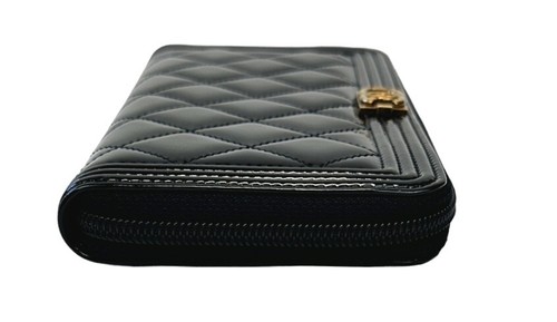 CHANEL Patente Cuero Niño Grande con Cremallera Alrededor Billetera Negra Acolchada Logotipo CC - Imagen 2 de 13