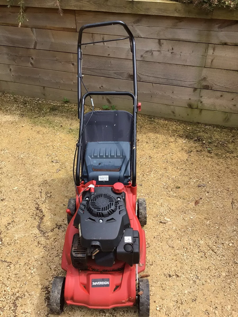 Sovereign XSS40H2 Mower Breaking For Parts Message for Price Availability