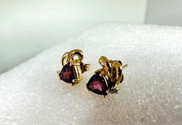 Brincos de ouro amarelo 14K corte trilhão granada rodolita 2,2 g - Imagem 4 de 4